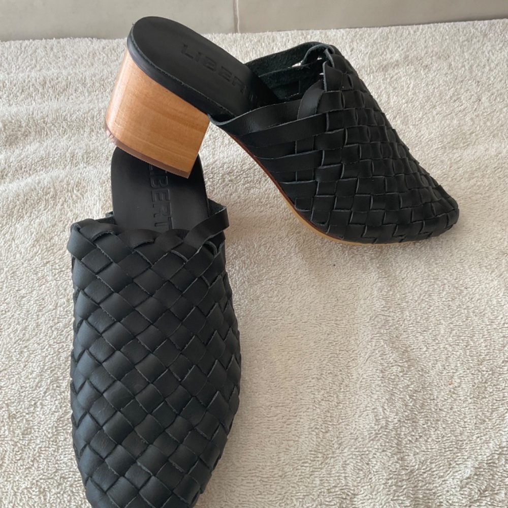 Liberte leather woven mules NWOT - Picture 3 of 7